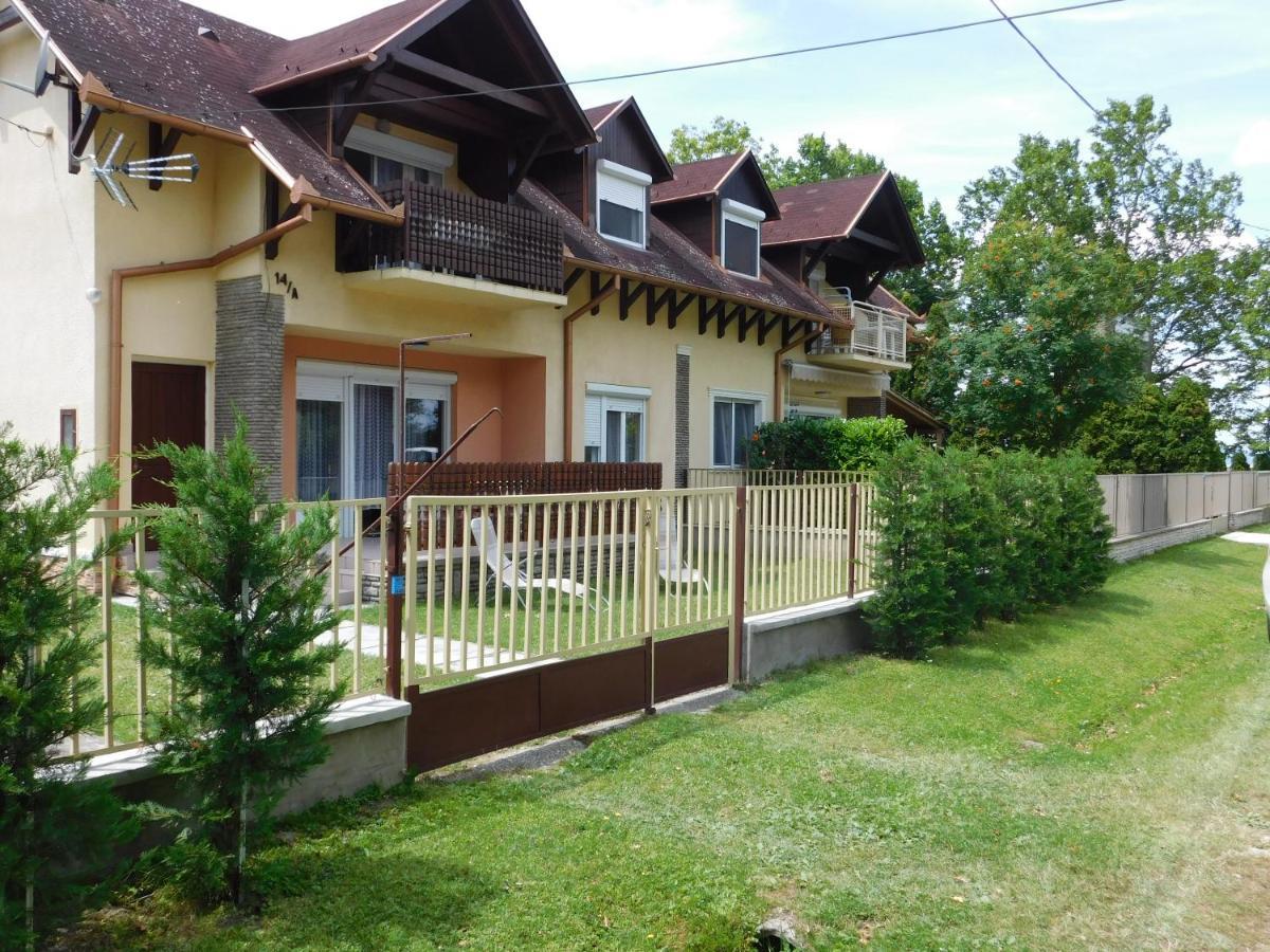 Ferienwohnung Balatonpart-Lak Balatonfenyves Exterior foto
